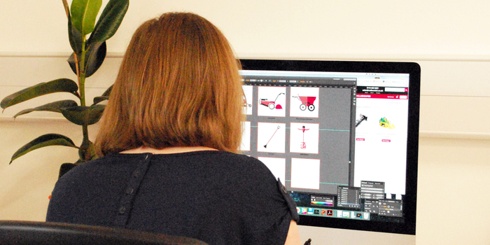 Michelle Barnett illustrating on the iMac